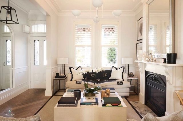 Heritage reception room with fireplace and cornicing, Union Street, Paddington