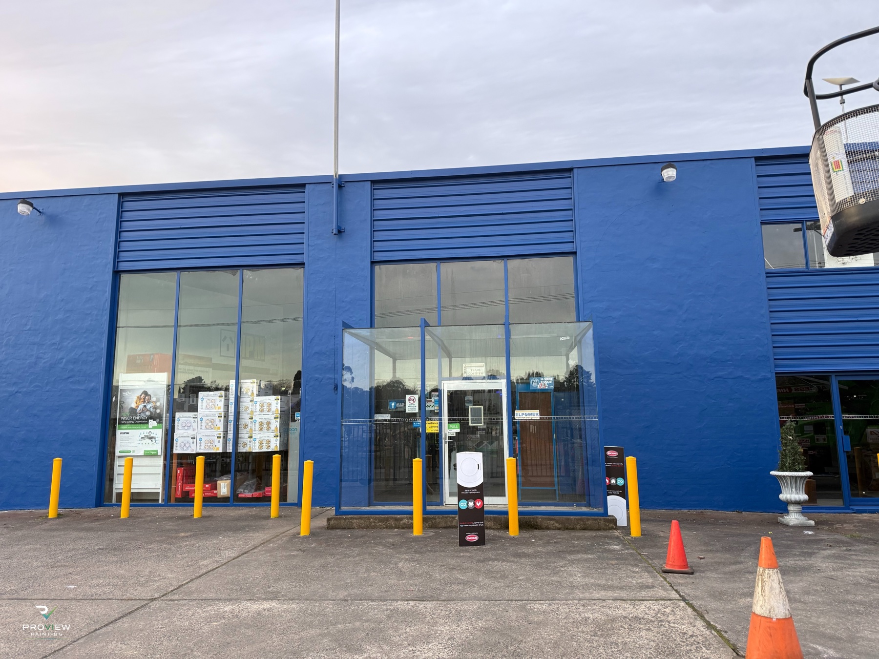 L&H Electrical Bowral — store front