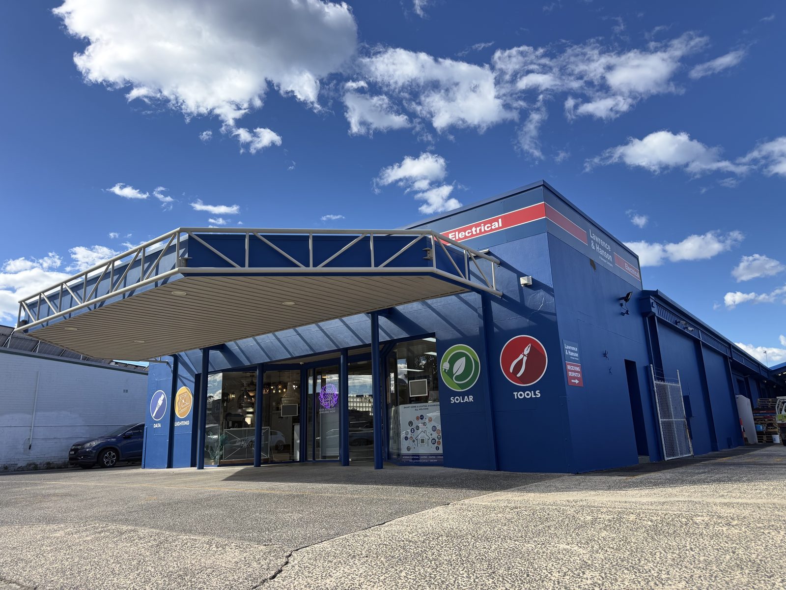 Showroom entry and canopy, wide view